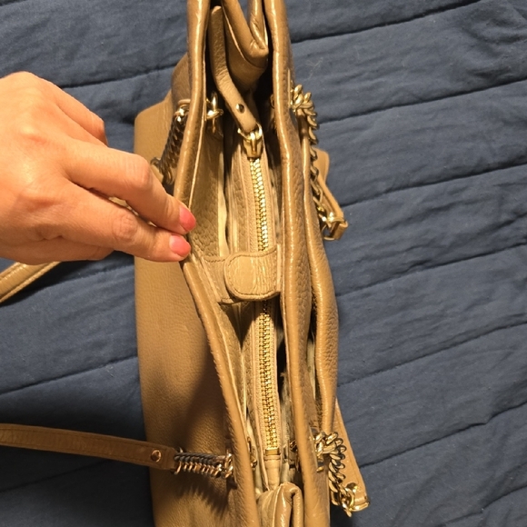 Kate Spade Tan Leather Shoulder Bag with Gold Accents - Picture 10 of 12